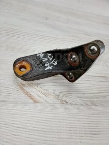 Кронштейн крепления АКПП #218 1231128210 TOYOTA CAMRY
