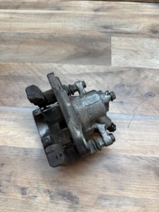 Суппорт задний левый #135 TOYOTA CAMRY OEM 4785033210 ACV40 2006