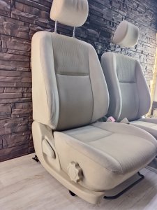 Сиденья комплект #672 TOYOTA COROLLA OEM 7201012720 NZE121 2006
