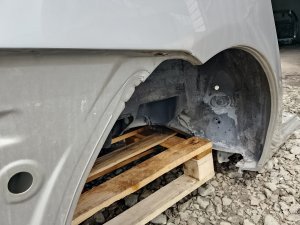 Задняя часть автомобиля с крыльями #675 TOYOTA COROLLA OEM 616021E860 NZE121 2006