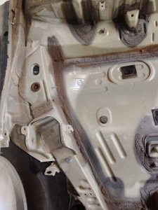 Задняя часть автомобиля с крыльями #675 TOYOTA COROLLA OEM 616021E860 NZE121 2006
