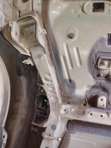 Задняя часть автомобиля с крыльями #675 TOYOTA COROLLA OEM 616021E860 NZE121 2006