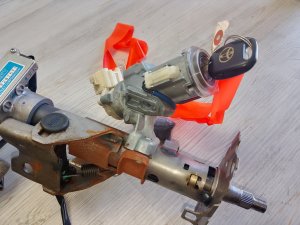 Рулевая колонка #683 TOYOTA COROLLA OEM 8096012040 NZE121 2006