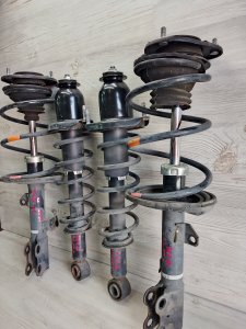 Амортизатор подвески комплект #688 TOYOTA COROLLA OEM 485301A410 NZE121 2006