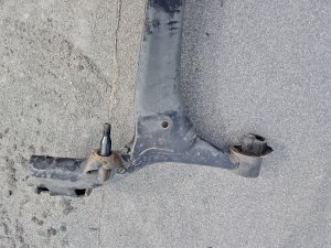 Балка подвески задняя #701 TOYOTA COROLLA OEM 4210102160 NZE121 2006