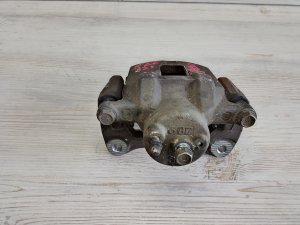 Суппорт передний левый #704 TOYOTA COROLLA OEM 4775020510 NZE121 2006