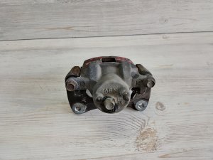 Суппорт передний правый #705 TOYOTA COROLLA OEM 4775020510 NZE121 2006