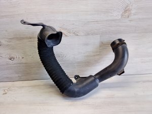 Патрубок воздушного фильтра #709 TOYOTA COROLLA OEM 1788021030 NZE121 2006