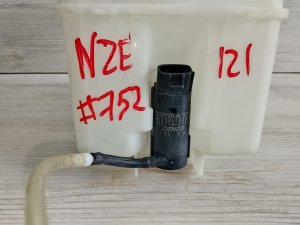 Бачок стеклоомывателя #752 TOYOTA COROLLA OEM 8531512450 NZE121 2006