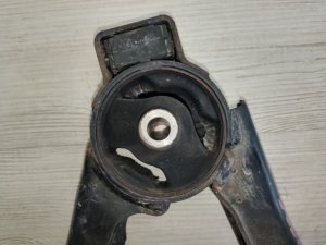 Подушка двигателя задняя #775 TOYOTA COROLLA OEM 1237221070 NZE121 2006