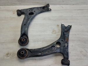 Рычаги передние пара #777 TOYOTA COROLLA OEM 4806812290 NZE121 2006