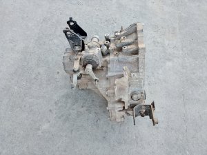 МКПП #825 TOYOTA COROLLA OEM 303001A800 NZE121 2006