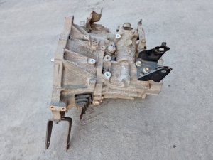 МКПП #825 TOYOTA COROLLA OEM 303001A800 NZE121 2006