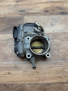 Дроссельная заслонка #17 HONDA CR-V OEM 16400RZAJ01 RE4 2008