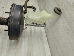Главный тормозной цилиндр #826 TOYOTA COROLLA OEM 4720112390 NZE121 2006