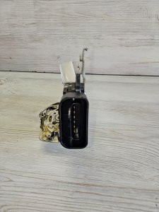 Замок двери передней правой #837 TOYOTA COROLLA OEM 6903012440 NZE121 2006