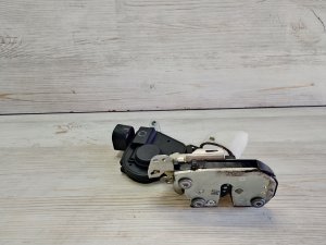 Замок двери передний левый #838 TOYOTA COROLLA OEM 6903012440 NZE121 2006