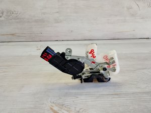 Замок двери задний правый #840 TOYOTA COROLLA OEM 6930612170 NZE121 2006
