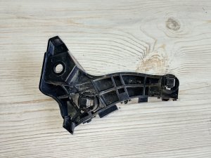 Крепление переднего бампера левое #889 TOYOTA COROLLA OEM 5211612380 NZE121 2006