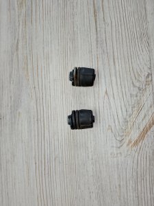 Отбойники крышки багажника #909 HONDA ACCORD OEM 74829S84A00 2001